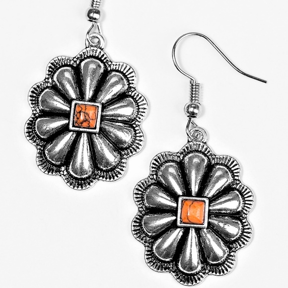 Miranda's Paparazzi Style, LLC. Jewelry - Canyon Daisy Earrings